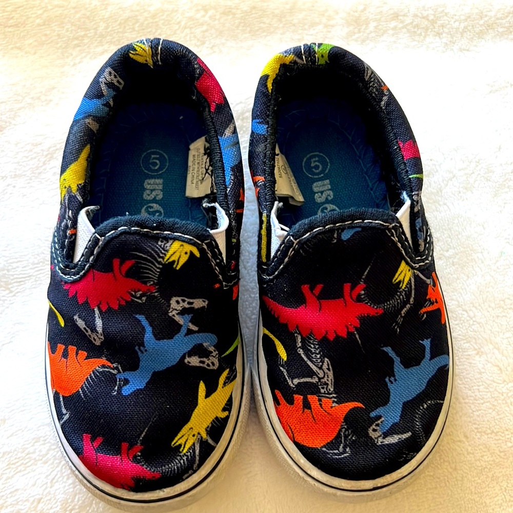 Size 5 Toddler shoes, guc